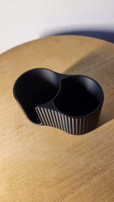 Dispenser modern pentru bețișoare și dischete demachiante