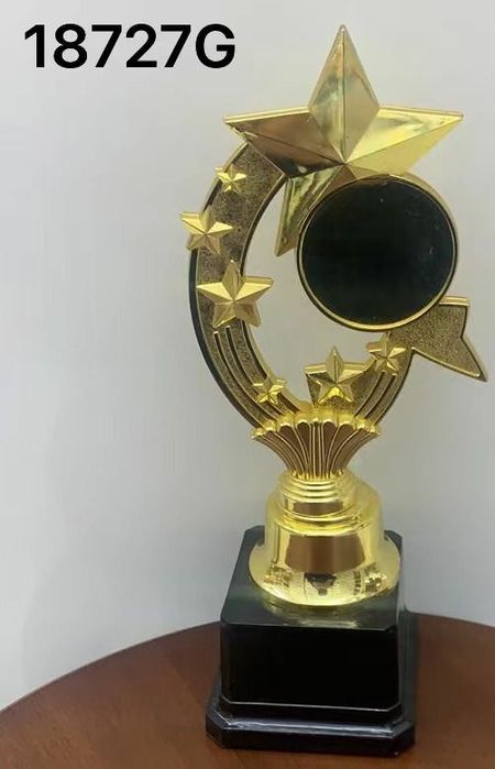 Статуэтки для награждения пластмассовые