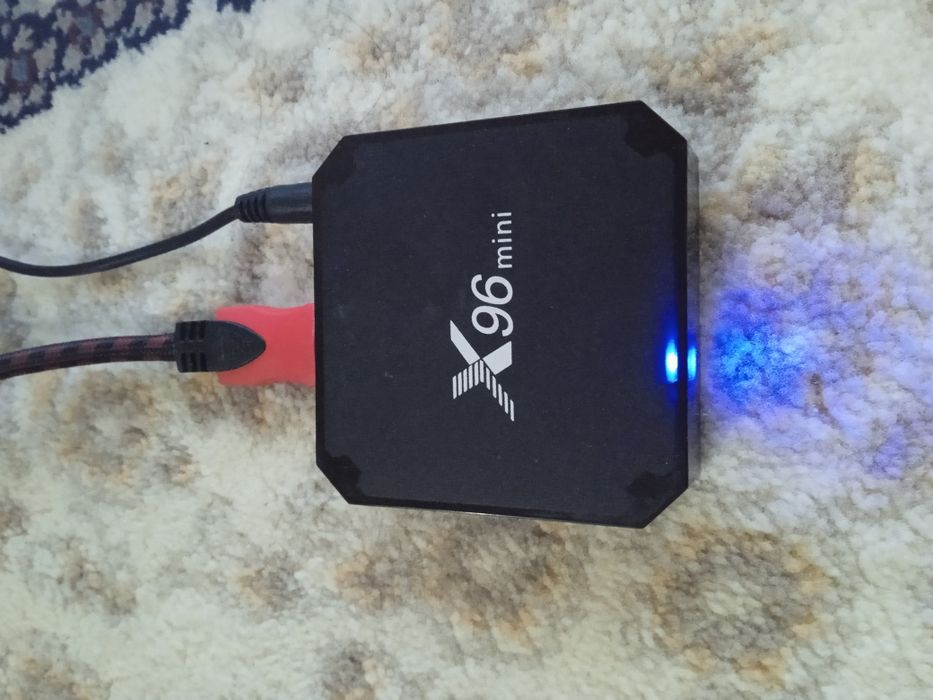 Продается 32" LED телевизор MOONX с ТВ приставкой X96mini