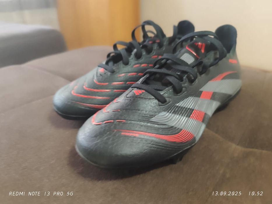 Футбольные бутсы  Adidas prebator