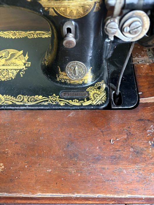 Швейная машина «Зингер» 200 долларов.Не далеко от базара «Аския»