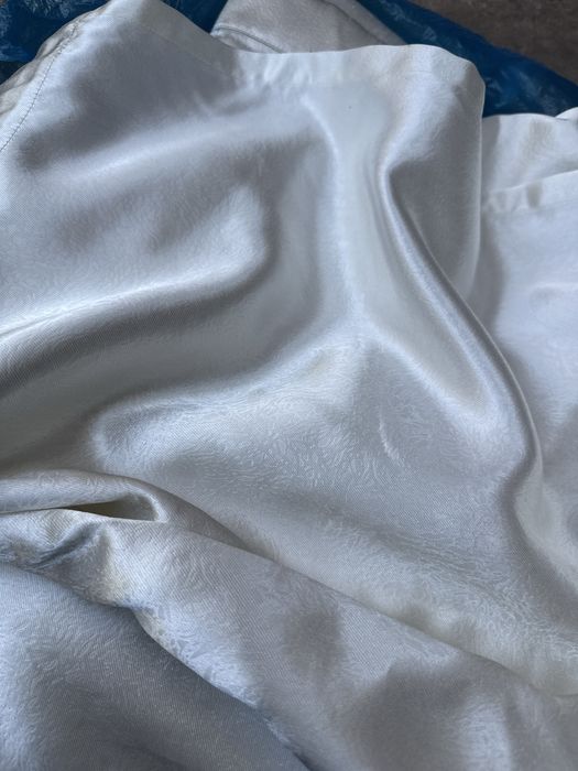 Продам шторы атлас белые