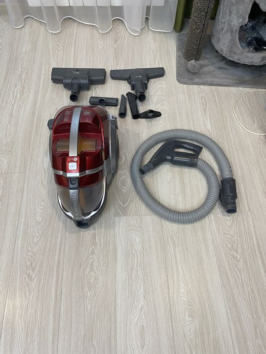 Продается пылесос LG