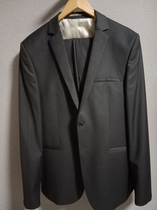 Продам костюм классической