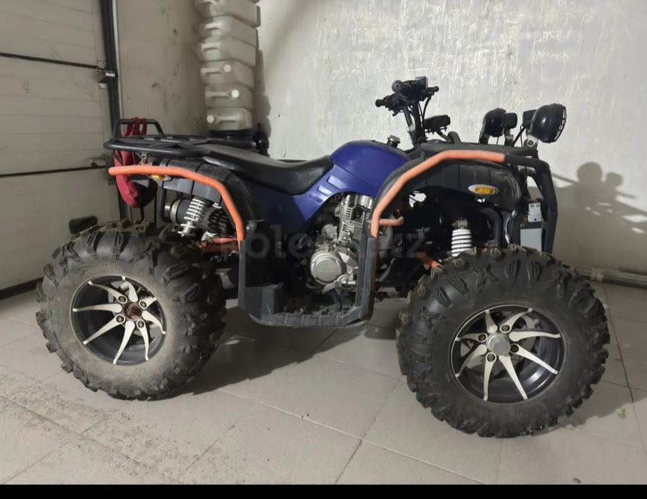 Продам квадроцикл 300 куб