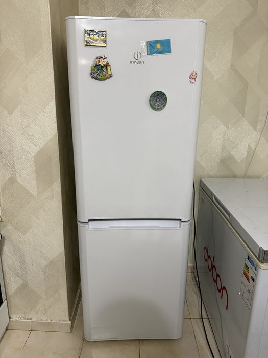 Холодильник indesit