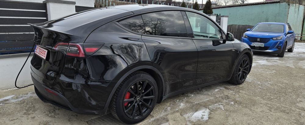 tesla model y performance   534cp