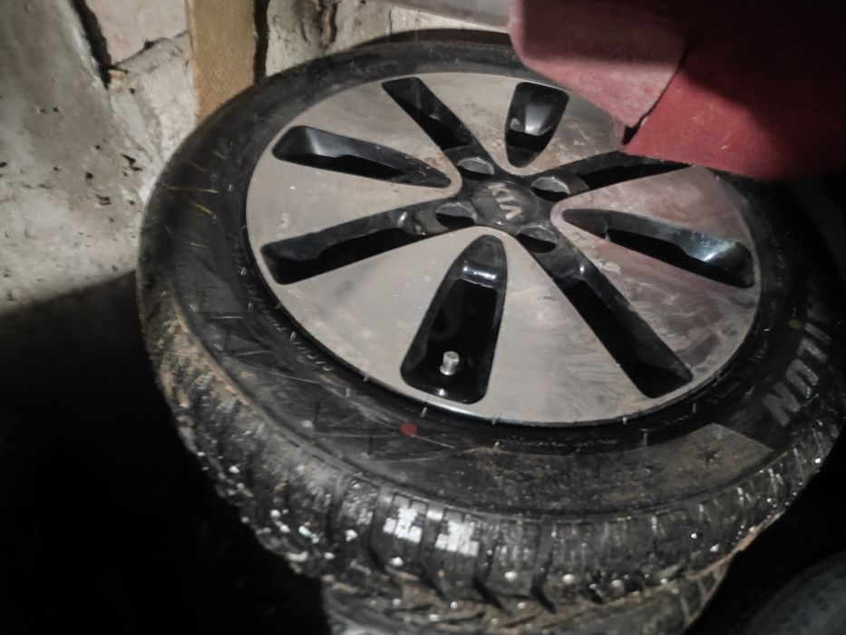 Диски с резиной на 16 родные кия рио