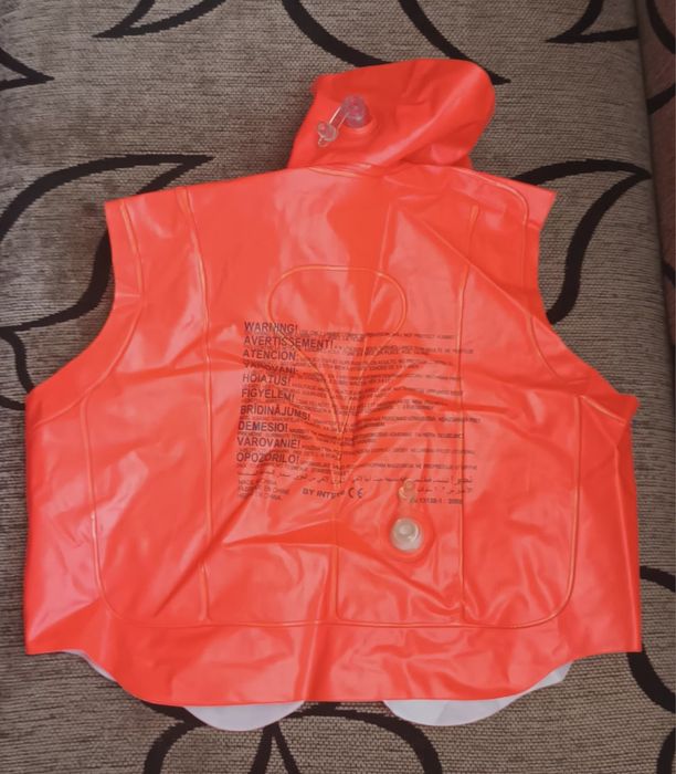 Детски спасителни жилетки