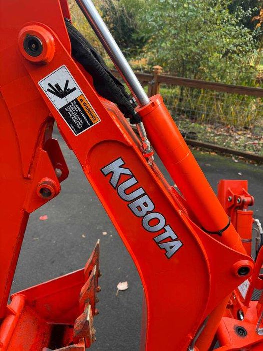 Трактор Kubota КУБОТА BX с товарач и багер