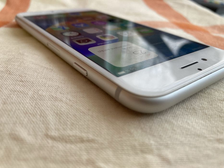 Iphon 8 baterie 92 . Iph.0ne 8 alb