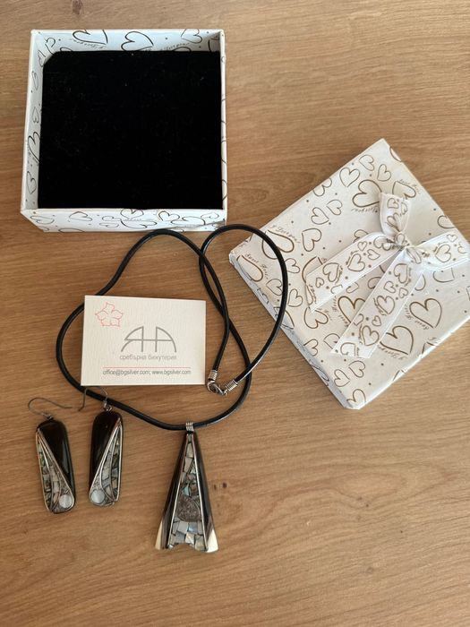 Комплект ръчно изработени бижута – колие и обеци