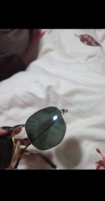 Vand ochelari ray.ban noi