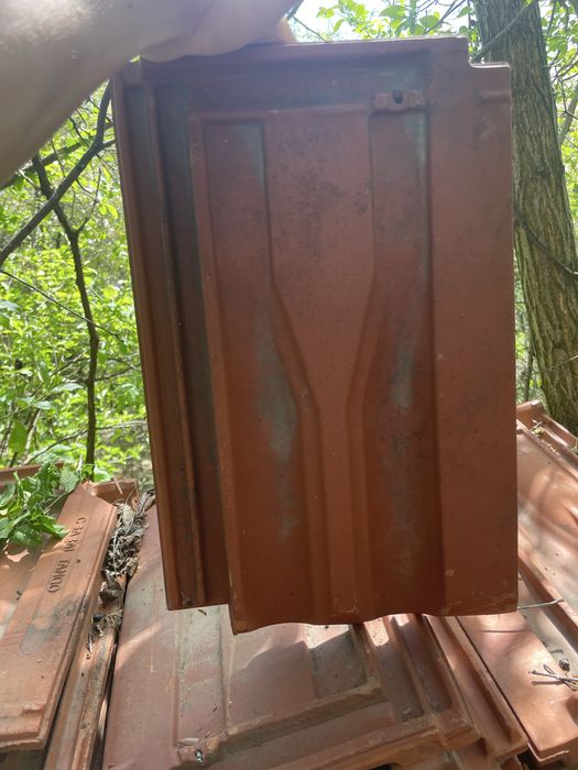 Vând țigle în stare foarte bună