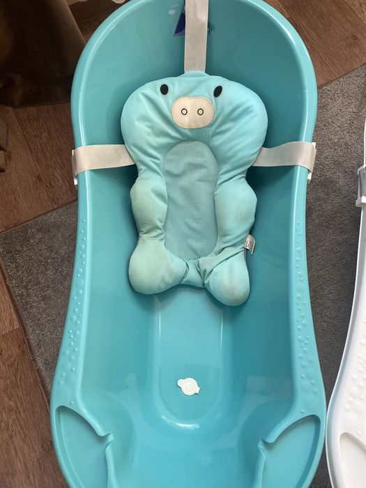 Ванночка для малыша с подставкой