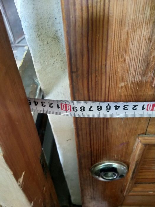 Продается выходные двери