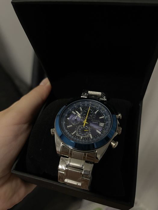 Ceas nou cu eticheta