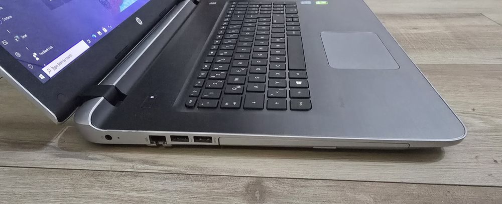 HP pavilion 17.3", i56200U, SSD