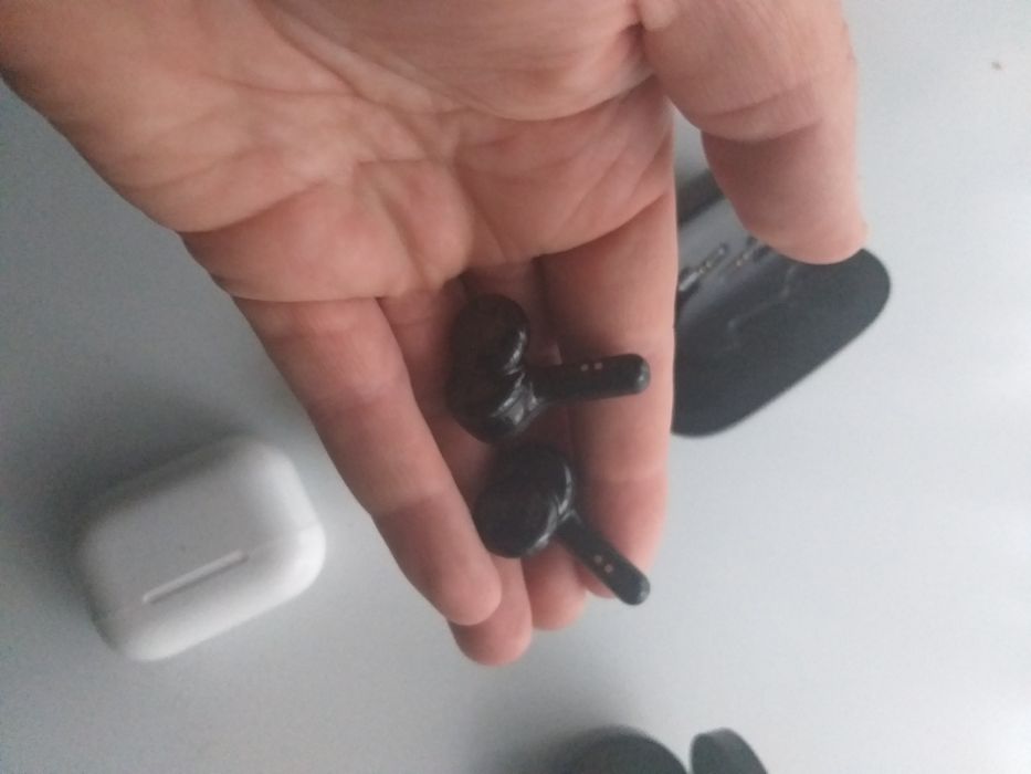 Casti in ear baterii bune