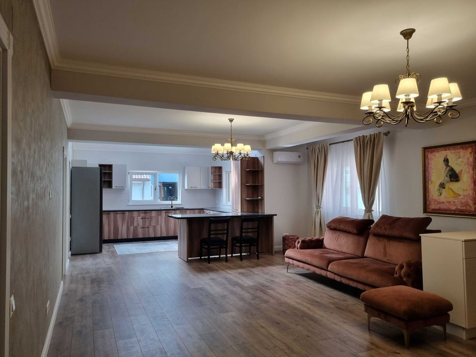 Apartament 4 camere, Cartier Rezidenţial