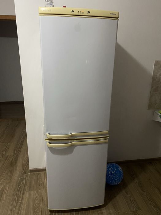 Продам холодильник
