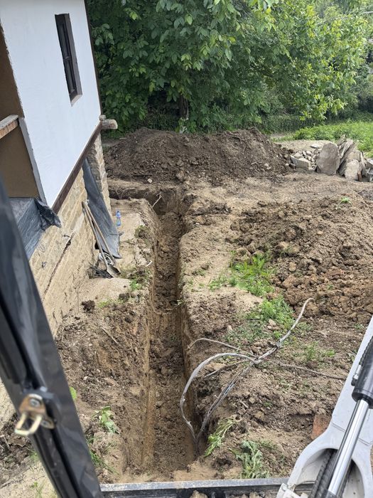 Услуги  с малък багер( Мини багер) 2.6т. Тристранен самосвал 3.5т.