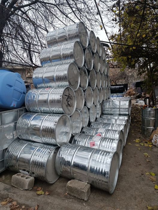 Bochka bor temirli 200 litrli dekaratsiyaga stol yasashga dastavka bor