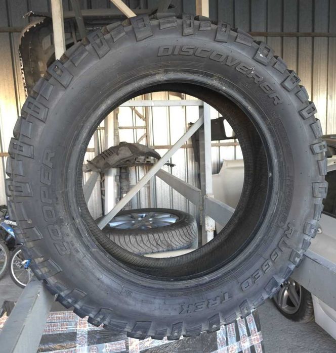 Всесезонна гума 265/60 R20 Cooper Discoverer Rugged Trek
