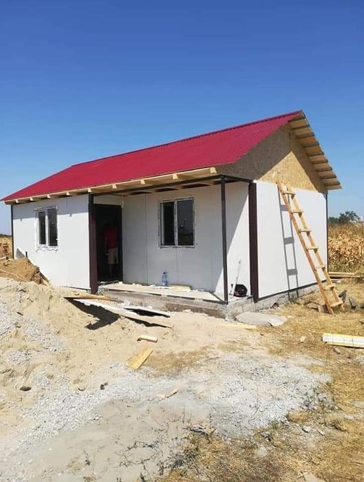 Vand case din containere modulare