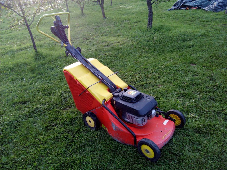 Mașină de tuns iarba cu tractiune Wolf Garden motor kawasaki