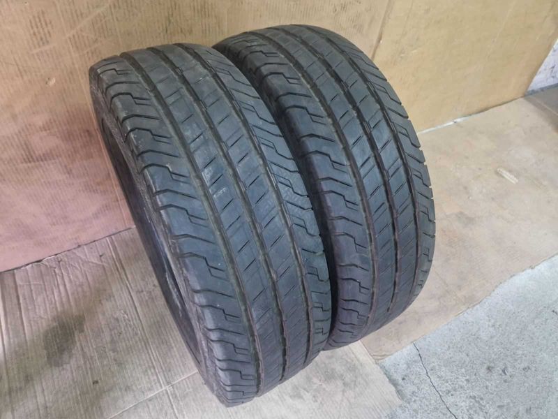 2 Continental R15 C 215/70/ 
летни бусови гуми DOT1822