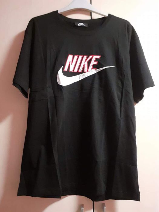 Tricouri de bărbați