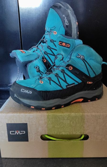 Туристически обувки и яке CMP