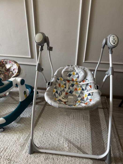 Продается элеткро качеля Maribel 101 со сьемным столиком