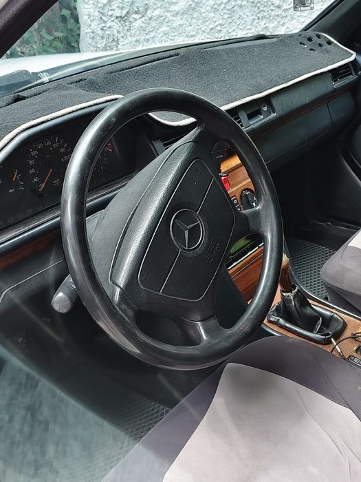 Продам Mercedes Benz E200