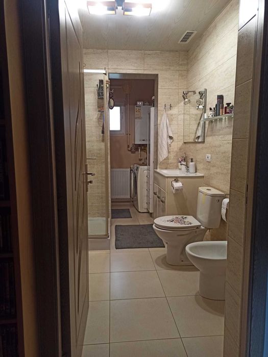 Apartament de Vanzare foarte spațios și luminos