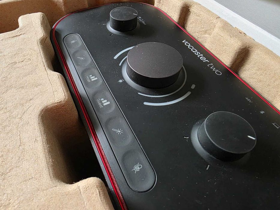 Focusrite Vocaster Two Podcast Interface
