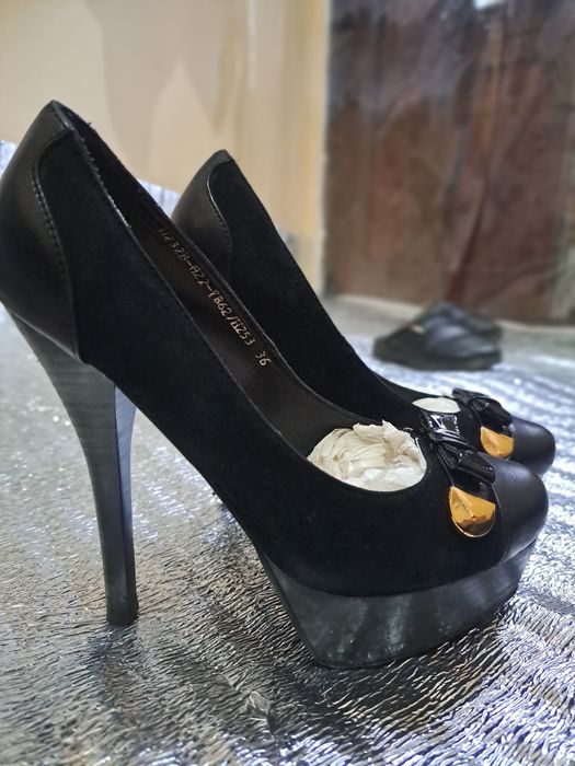 Туфли на высоком каблуке