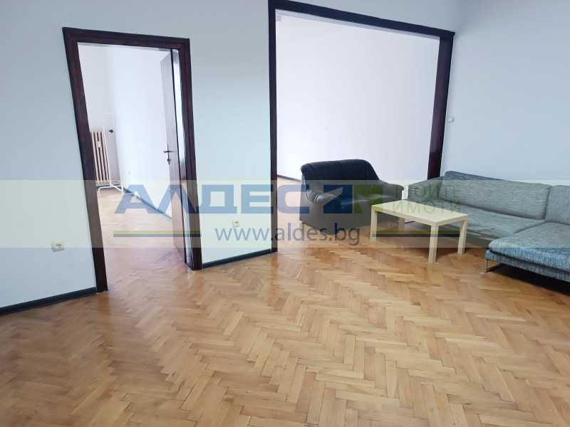 Дава се под наем Офис в София, Център - 120 кв.м за 600 € - Снимка #1