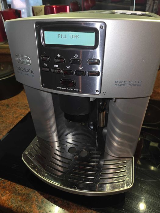 Кафеавтомат DeLonghi MAGNIFICA Elegance