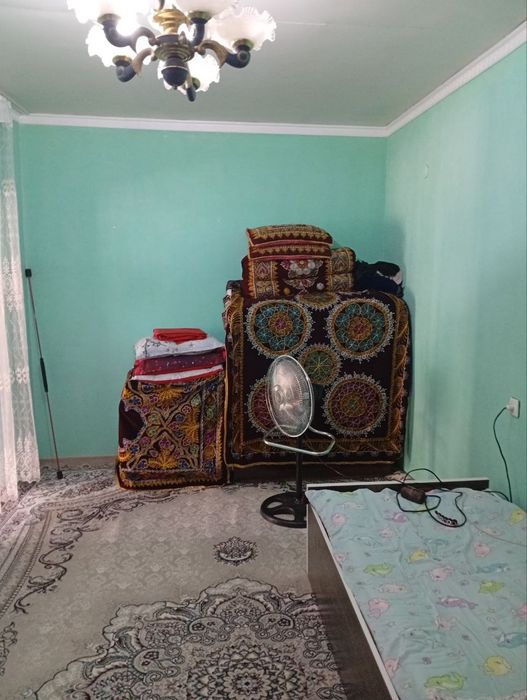 Srachni hovli sotiladi