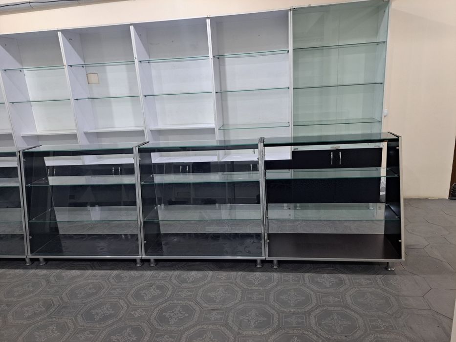 Савдо дукони учун комплект мебеллар туплами.