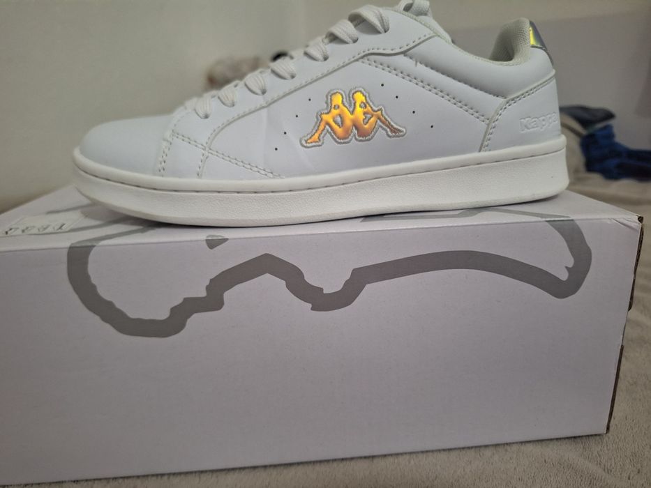 Нови кожени кецки