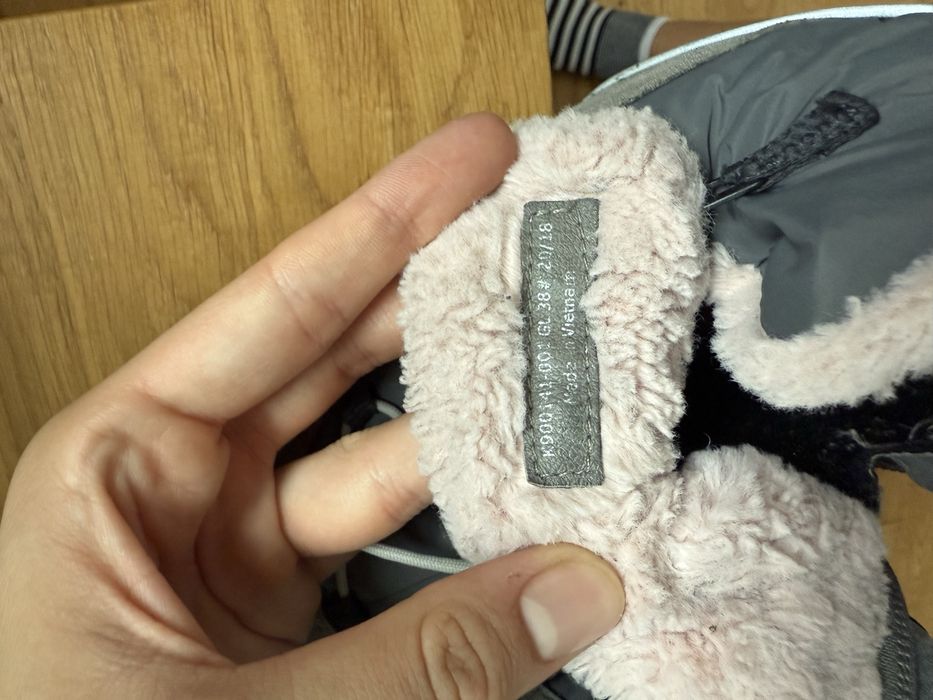 Обувки Camper.