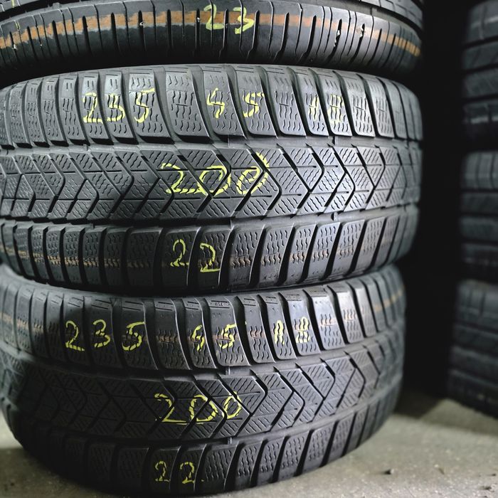 2x 235/45/18 M+S PIRELLI 2022 Stare excelentă