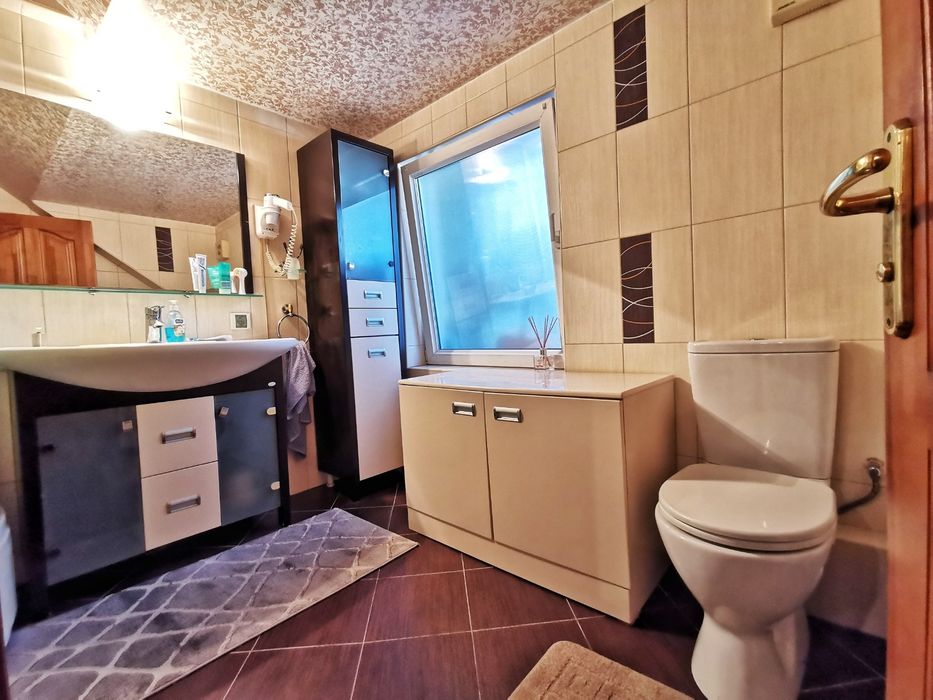 Продава се Тристаен апартамент в Варна, Гръцка махала - 120 кв.м за 2917 €/кв.м - Снимка #10