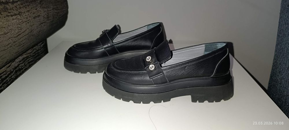 Продам обувь женскую