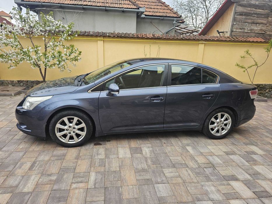 vand Toyota Avensis