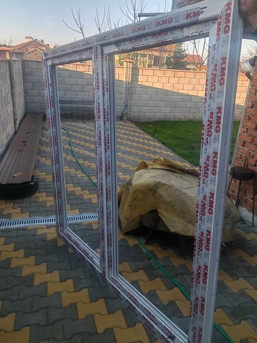 ПВЦ Дограма с размери В1790мм Ш1900мм двете крила се отварят