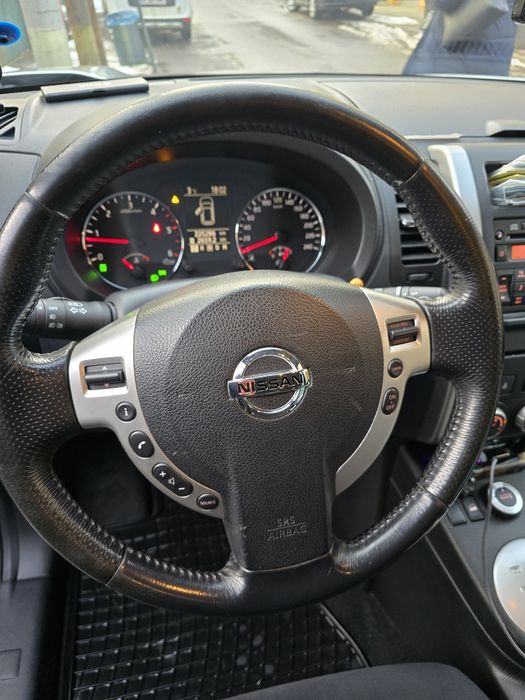 Nissan x-trail 2012